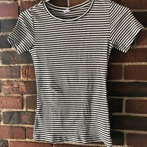 XS Black and White Ribbed Tshirt from Old Navy